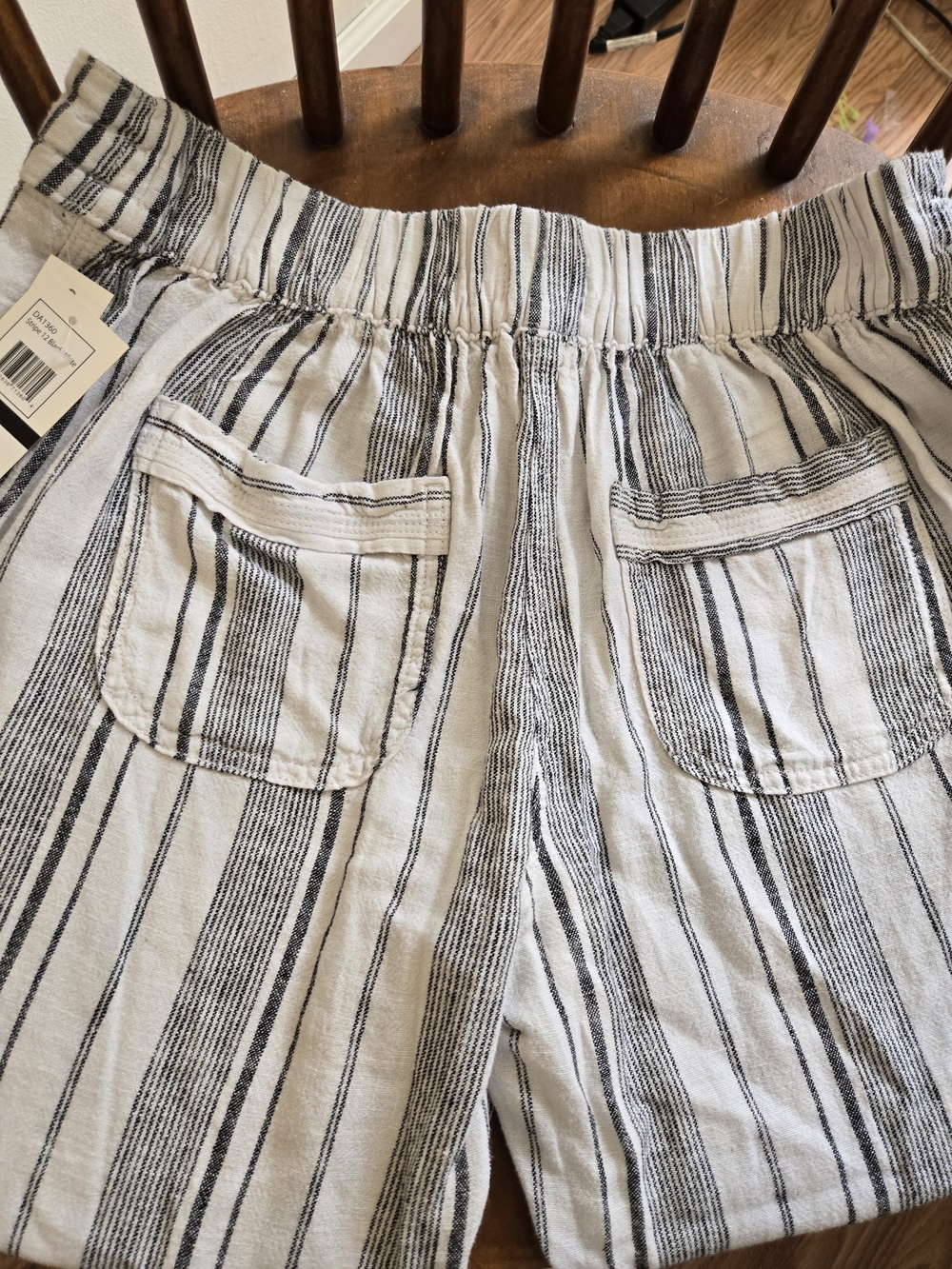 Linden Black and White Striped Linen Blend Crop - Picture 3 of 5